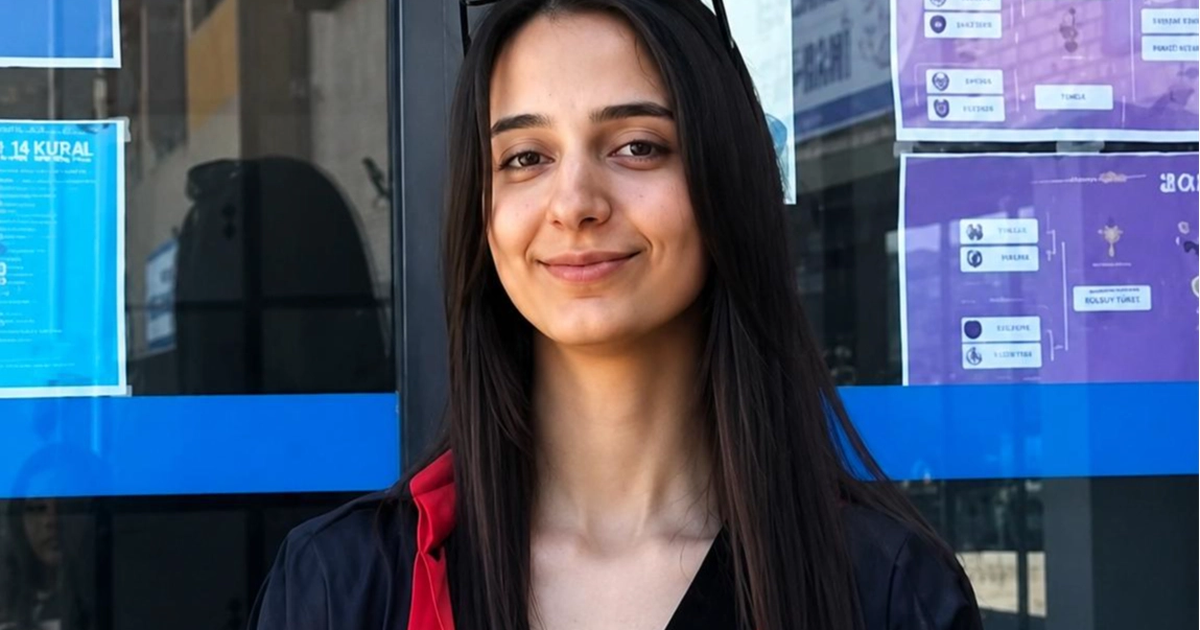 Artvin kemalpasanin lgs gururu ilce birincisi semanur isik VWFb7zpZ