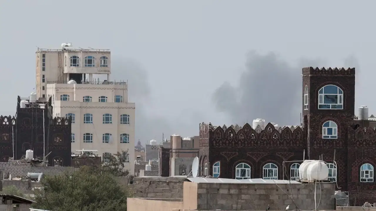 Iran ucagi krizin merkezinde sana havalimani vuruldu husiler riyadi hedef gosterdi pRIMxK7h