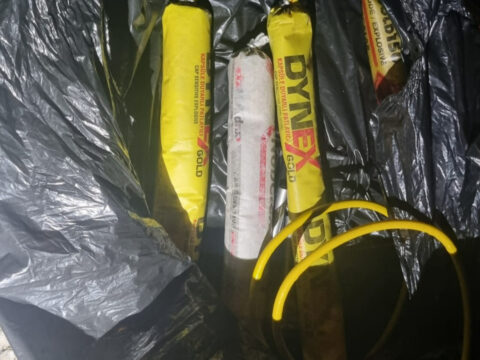 Polis durdurdu aractan kullanima hazir patlayici cikti jN9XK4h9